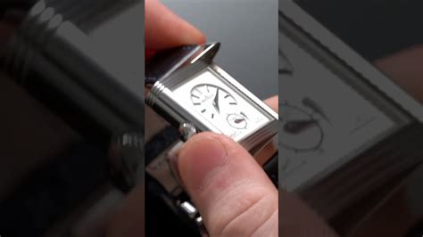watch magic trick.